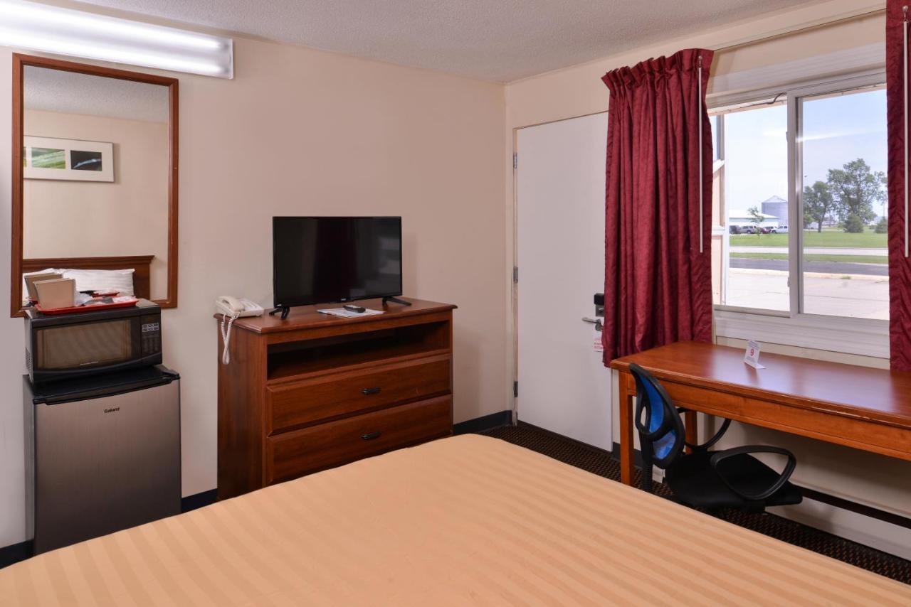 Red Carpet Inn Worthington エクステリア 写真